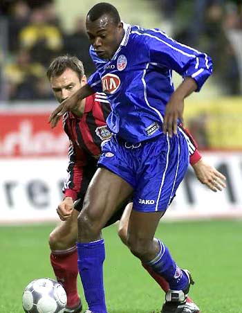 揭幕战上 揭幕战上